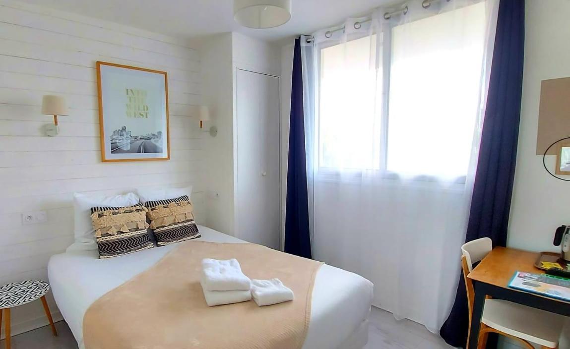 Hotel La Croisette & Restaurant Bistrot Gantier En Centre Ville Royan Luaran gambar
